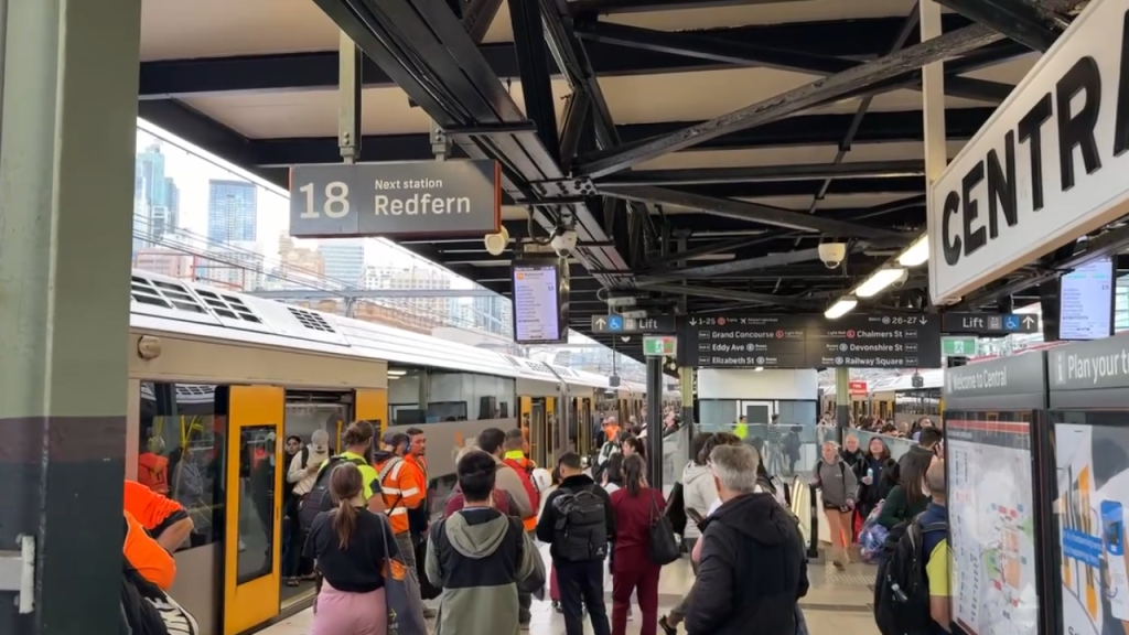 Sydney Pick Hour Tranffic on Train Platforn